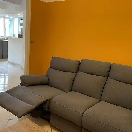 Апартаменти Confortable Idealement Situe